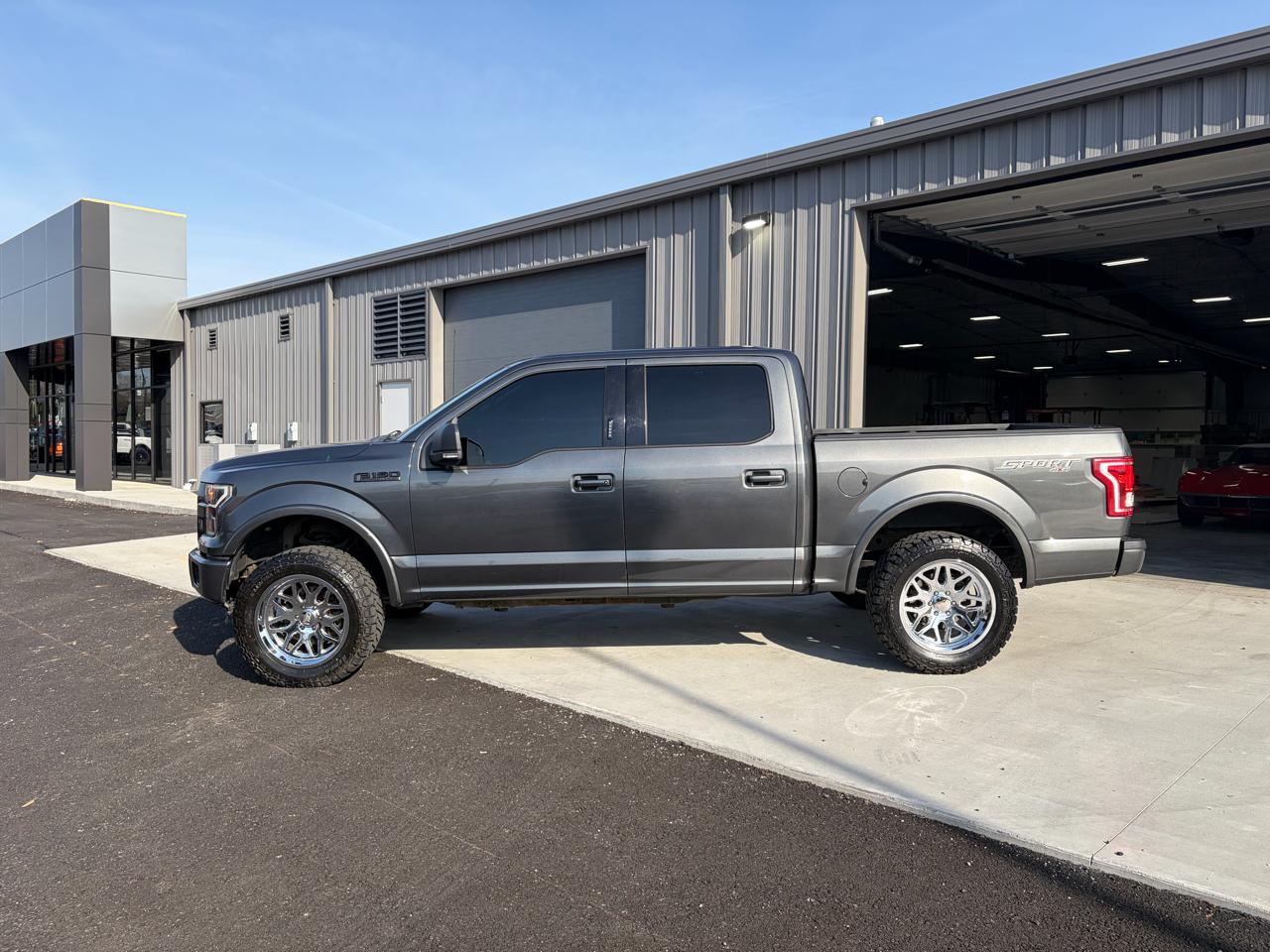 Ford F-150 4WD SuperCrew 145" Lariat 2016