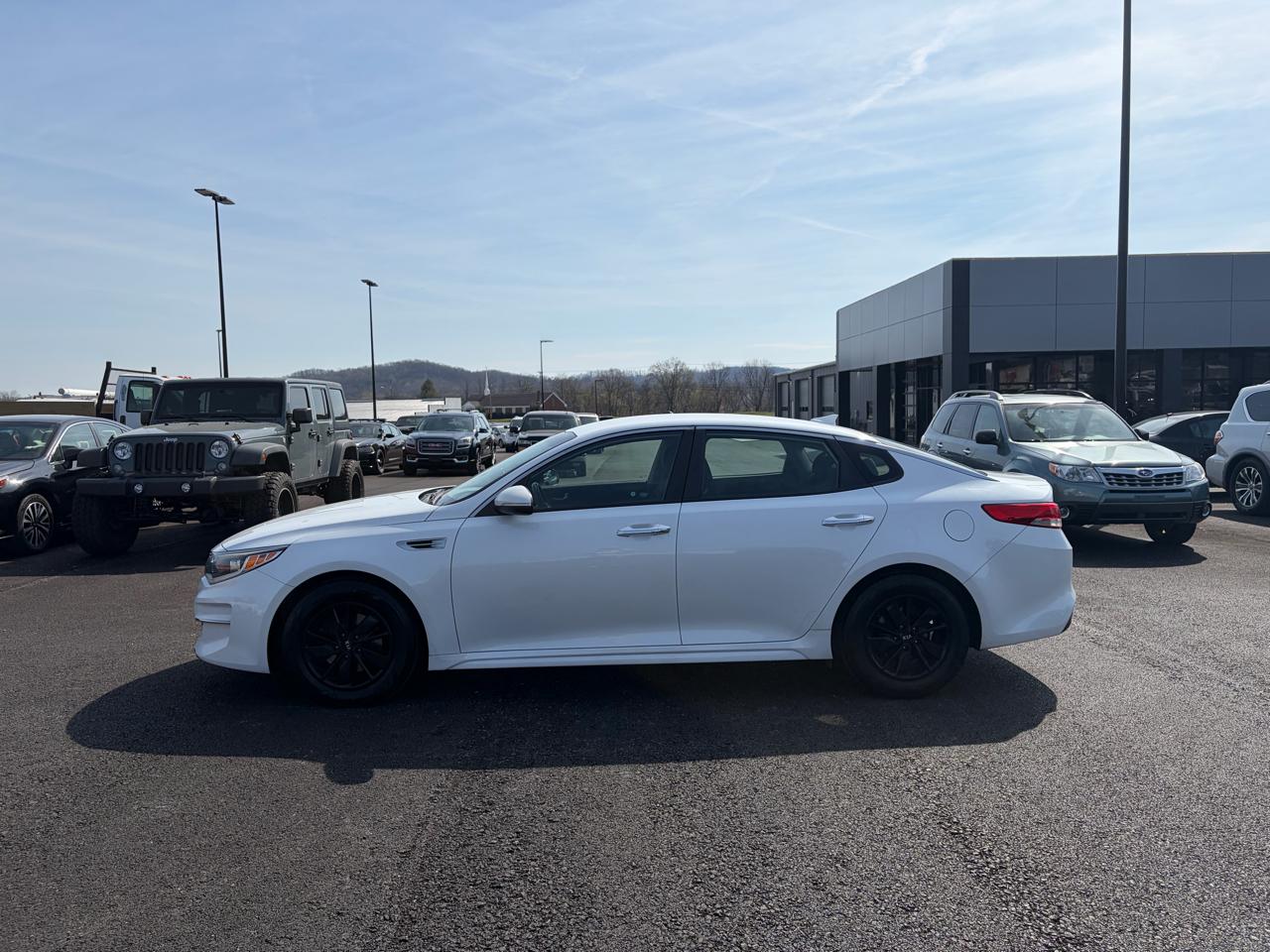 Kia Optima 4dr Sdn LX Turbo 2016