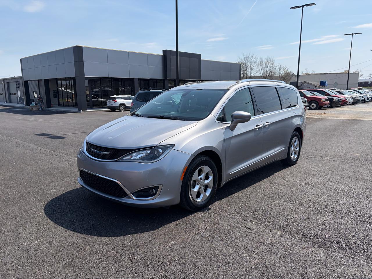 Chrysler Pacifica Touring-L Plus FWD 2017