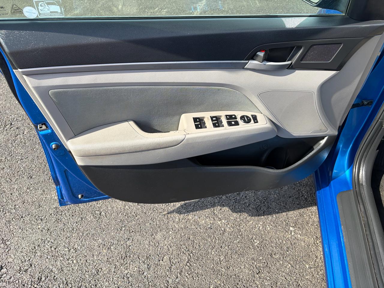 Hyundai Elantra SE 2.0L Auto (Alabama) 2017