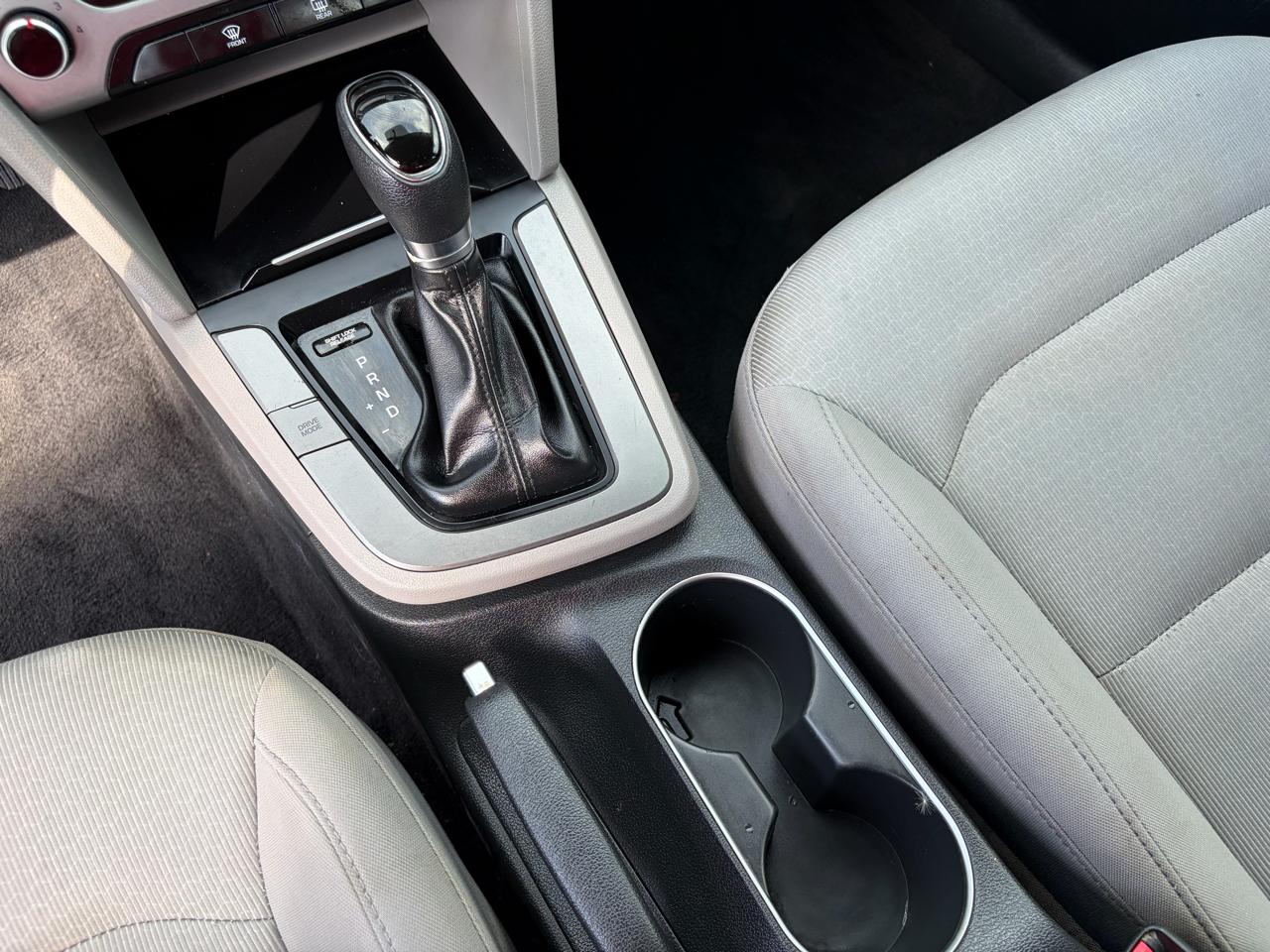 Hyundai Elantra SE 2.0L Auto (Alabama) 2017