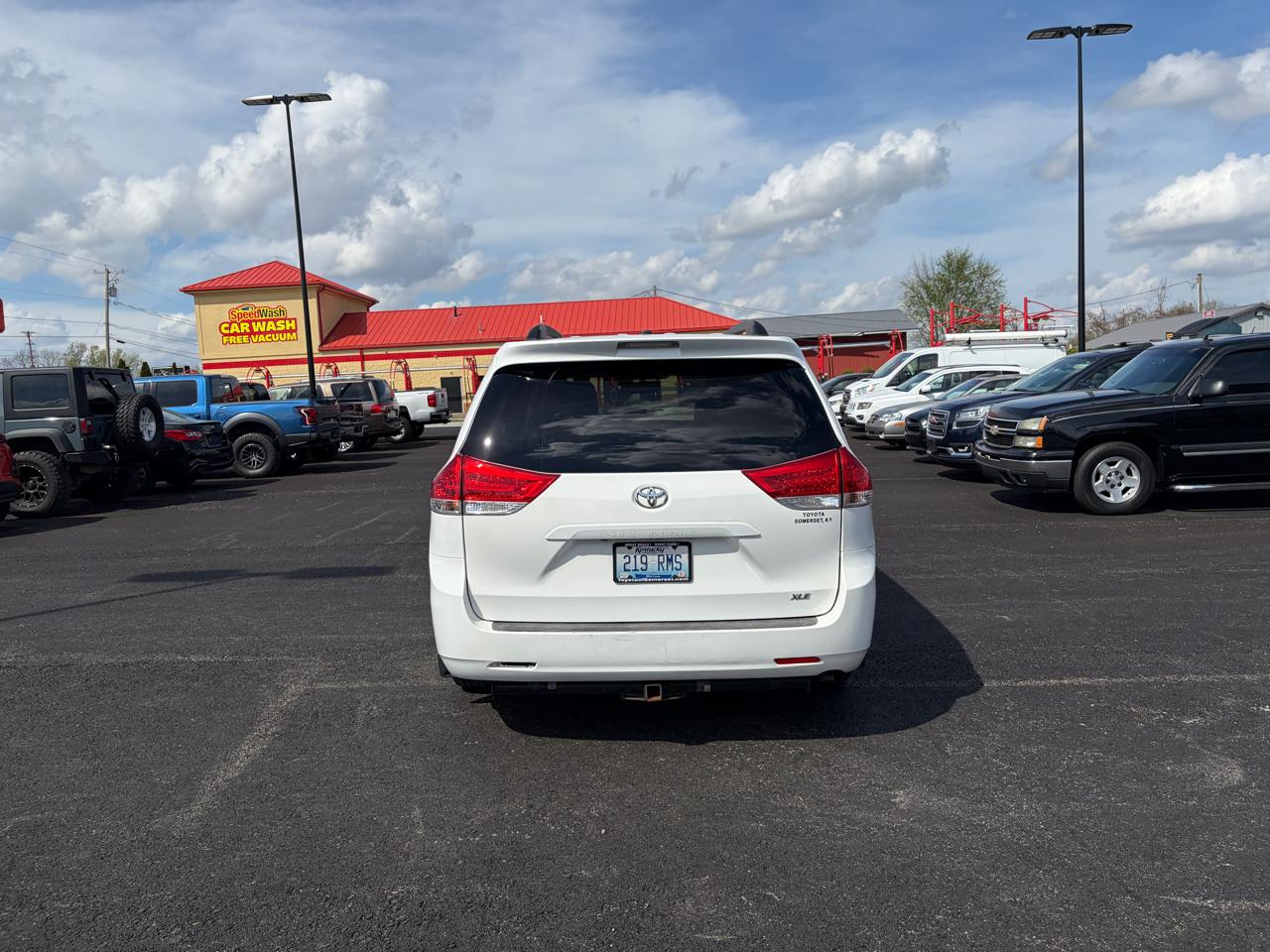 Toyota Sienna 5dr 7-Pass Van V6 XLE AAS FWD (Natl) 2014