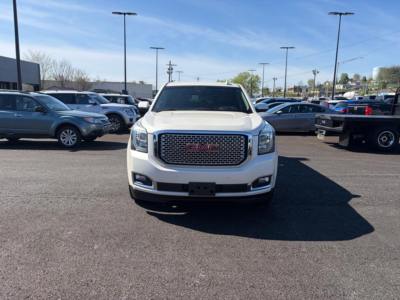 GMC Yukon XL 4WD 4dr SLT 2015