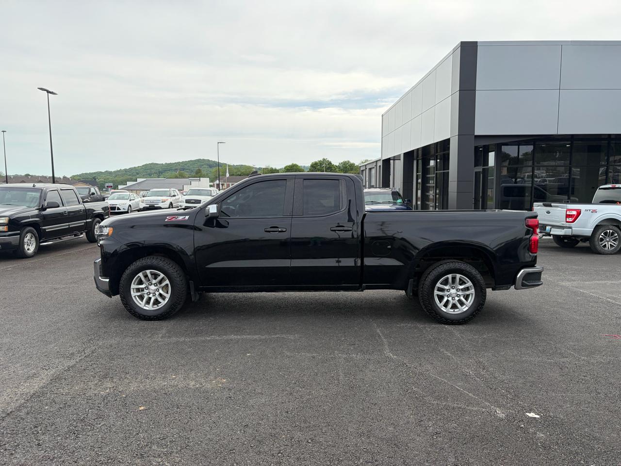 Chevrolet Silverado 1500 4WD Double Cab 147" LT w/1LT 2021