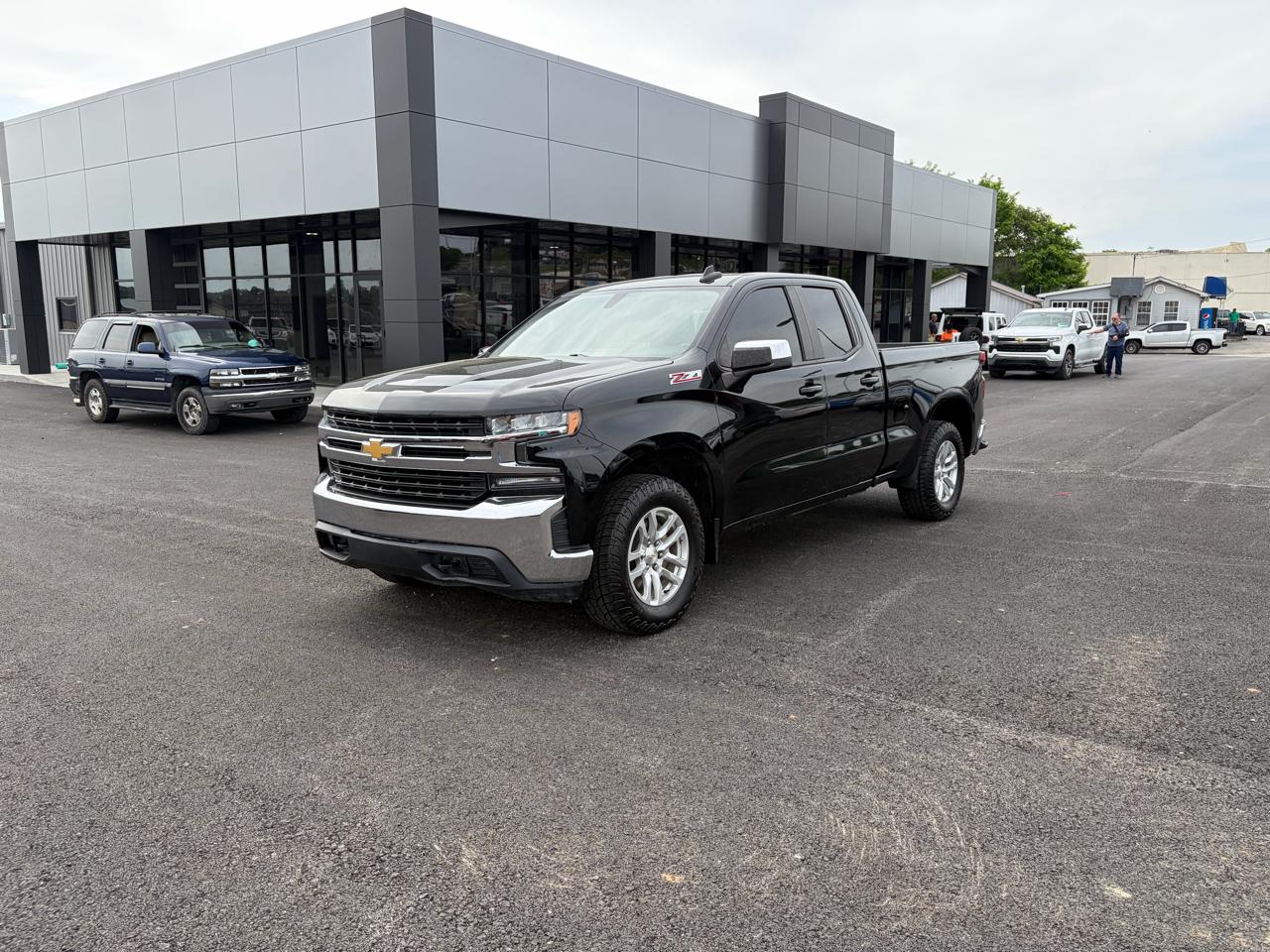 Chevrolet Silverado 1500 4WD Double Cab 147" LT w/1LT 2021