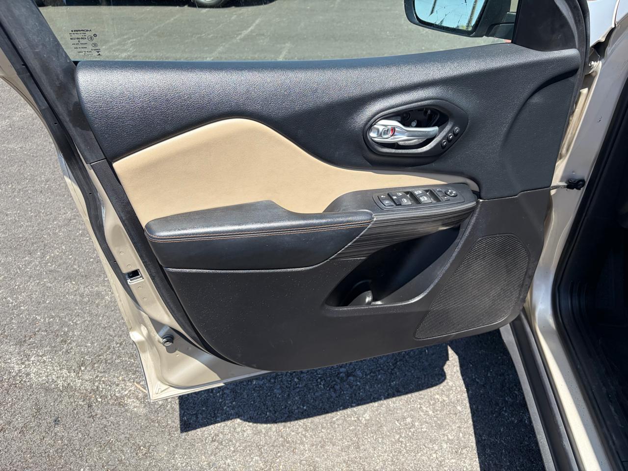 Jeep Cherokee 4WD 4dr Limited 2015