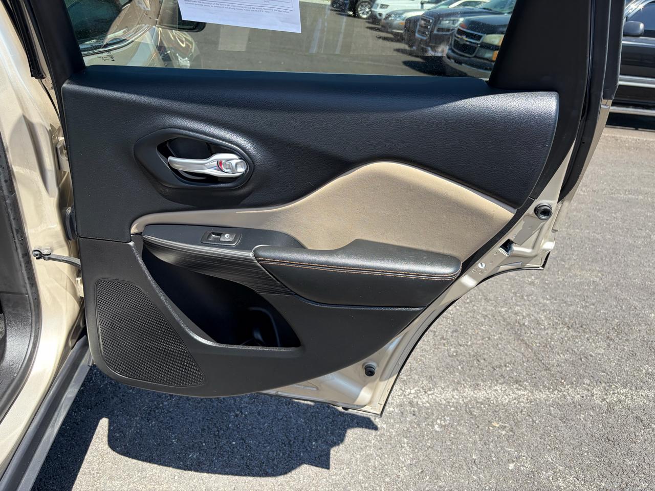 Jeep Cherokee 4WD 4dr Limited 2015