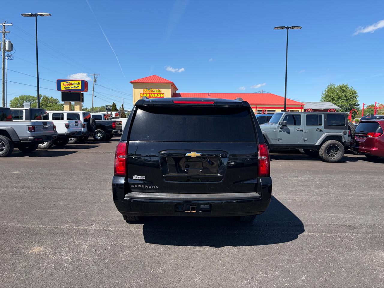 Chevrolet Suburban 4WD 4dr 1500 LT 2018