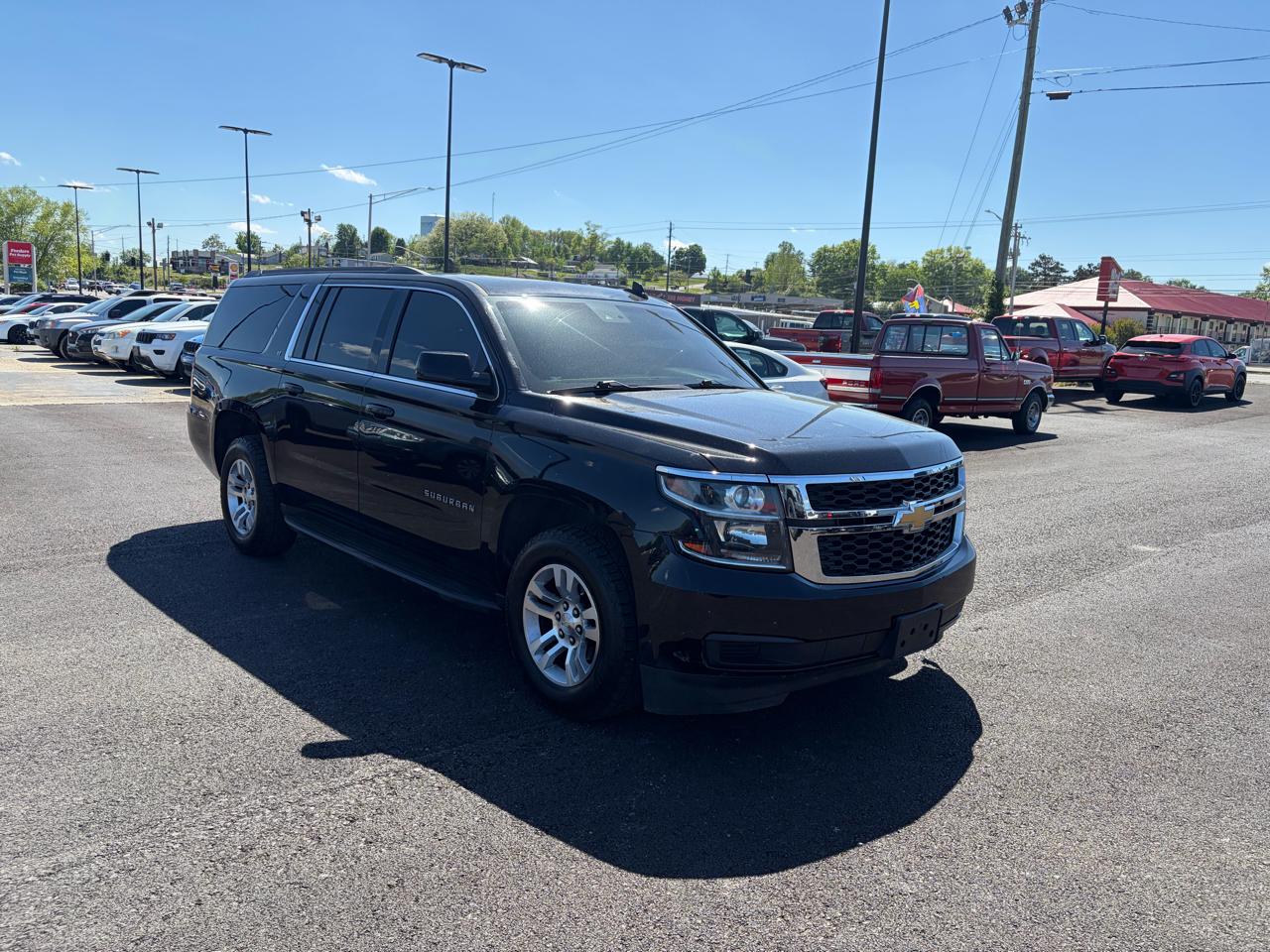 Chevrolet Suburban 4WD 4dr 1500 LT 2018