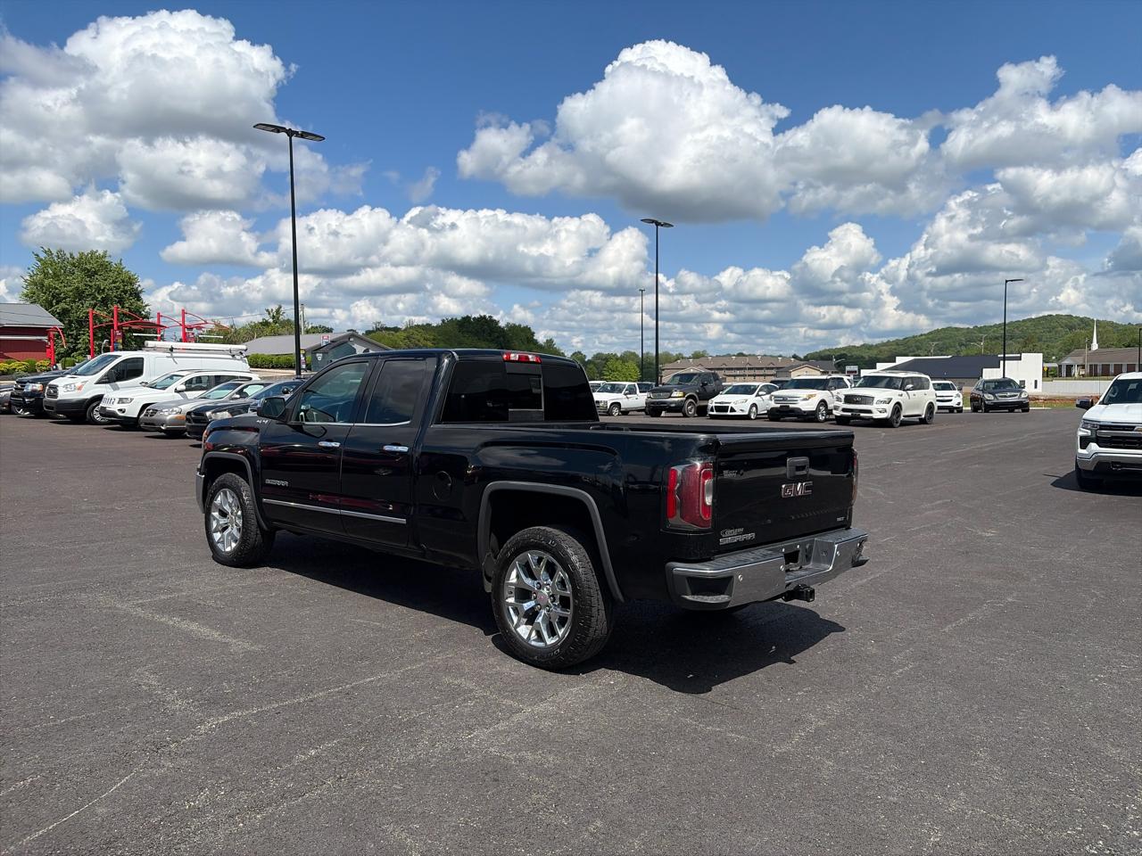 GMC Sierra 1500 4WD Double Cab 143.5" SLT 2018