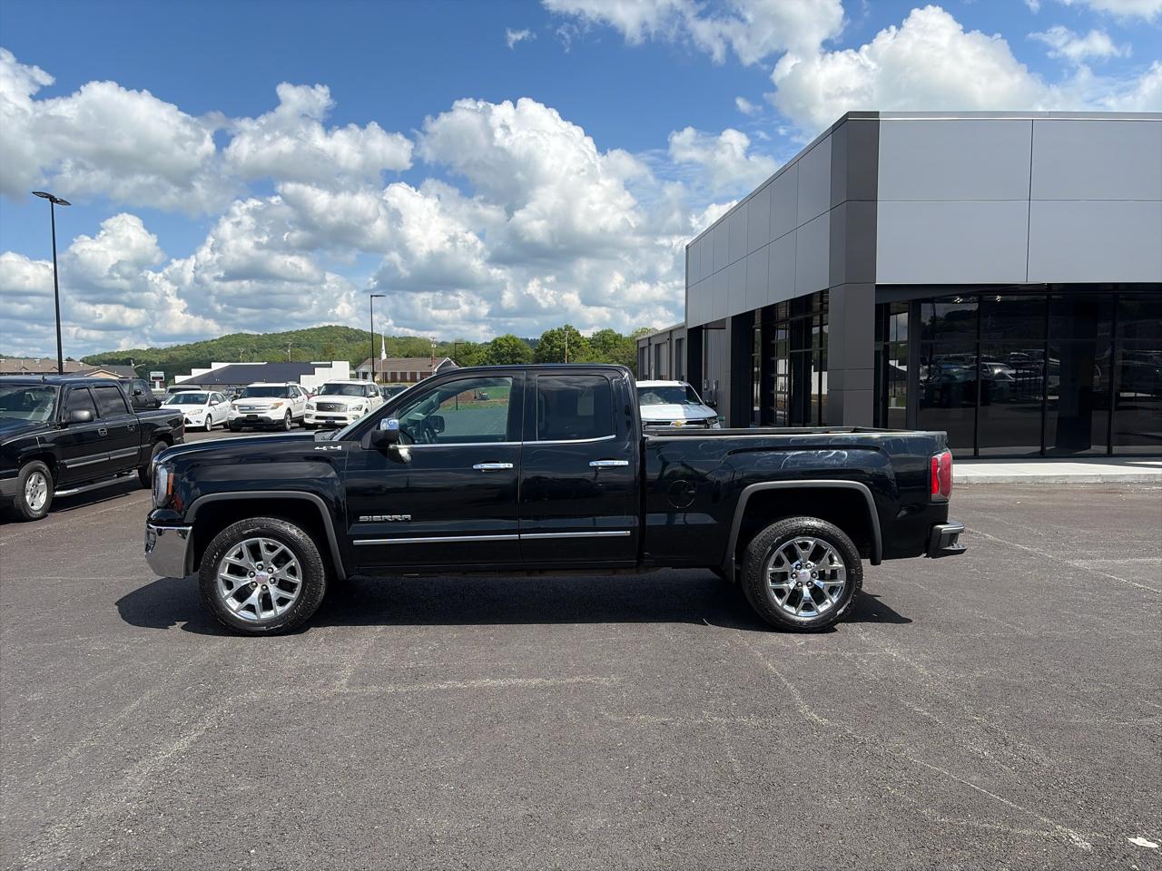 GMC Sierra 1500 4WD Double Cab 143.5" SLT 2018