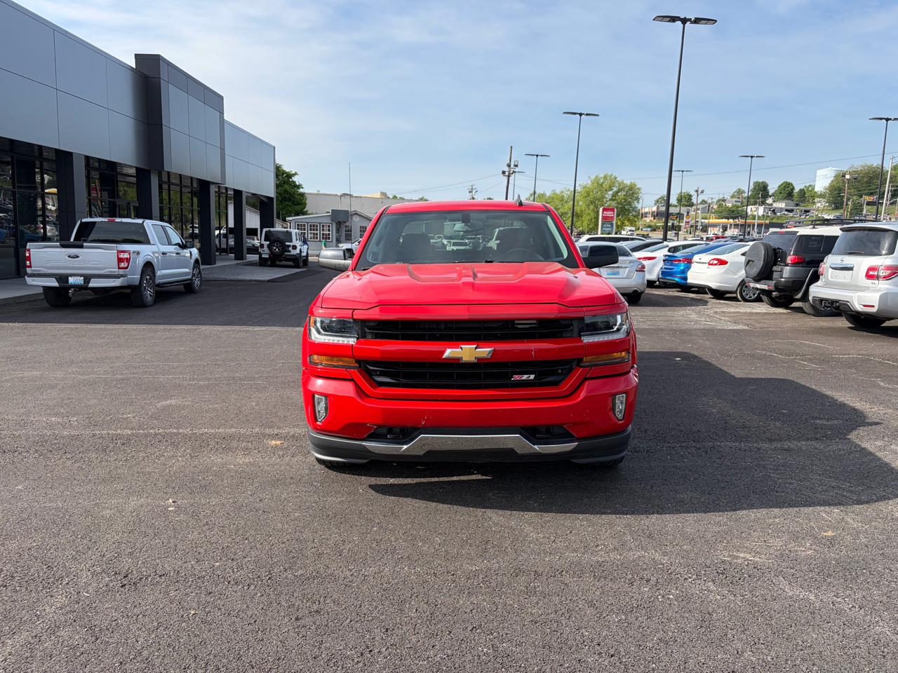 Chevrolet Silverado 1500 4WD Crew Cab 143.5" LT w/2LT 2018