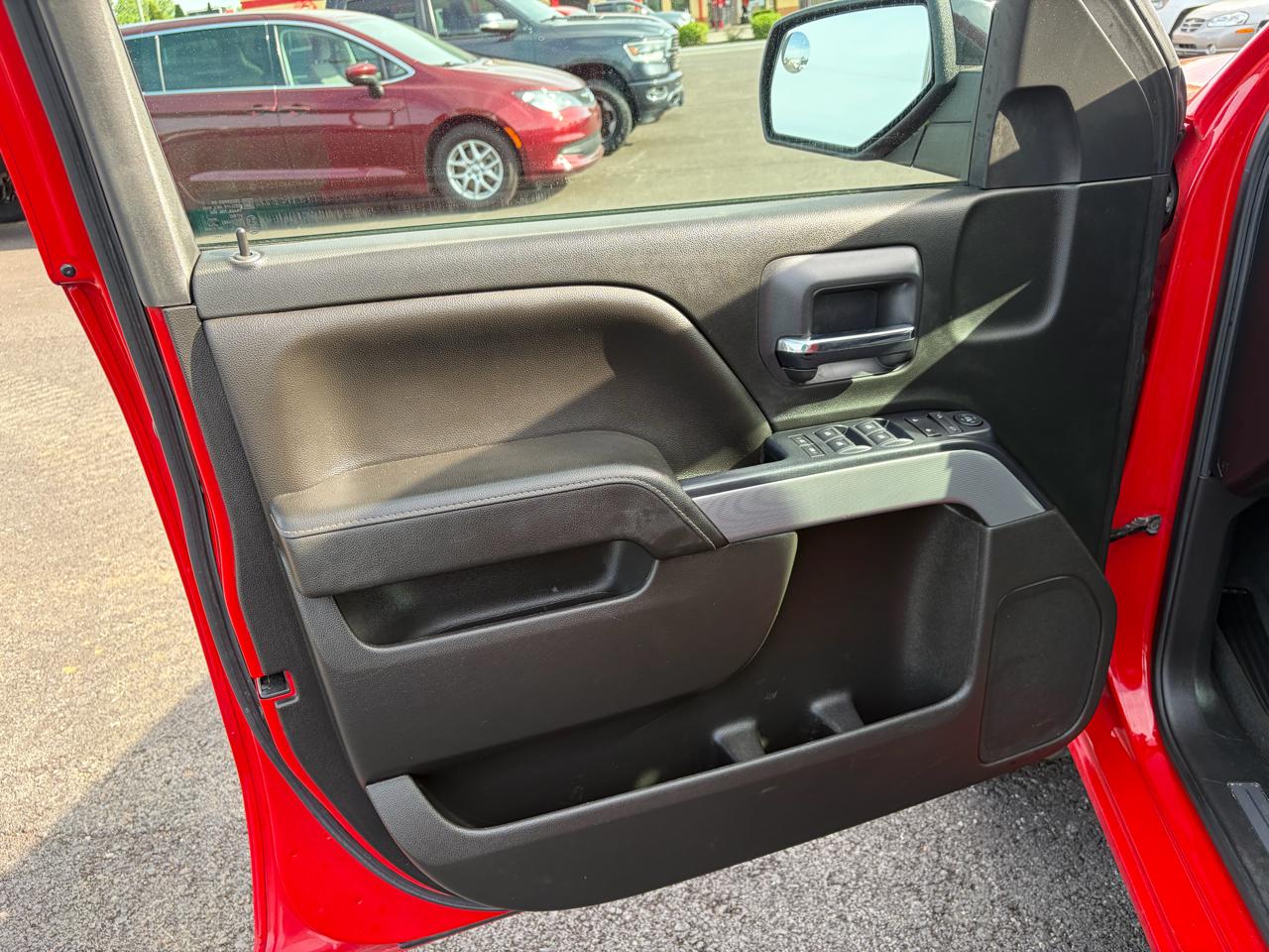 Chevrolet Silverado 1500 4WD Crew Cab 143.5" LT w/2LT 2018