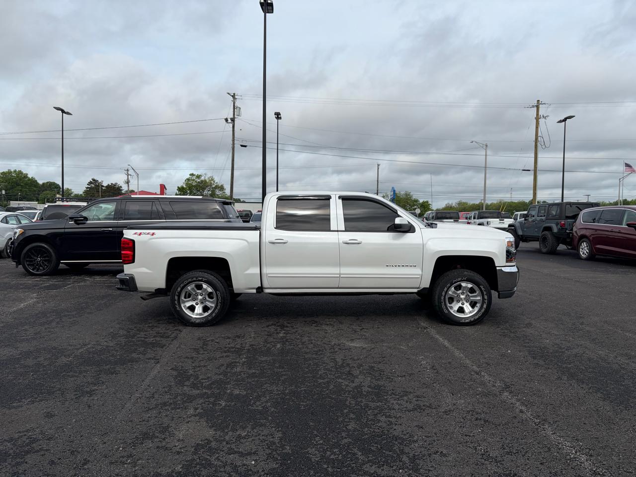 Chevrolet Silverado 1500 4WD Crew Cab 143.5" LT w/1LT 2016