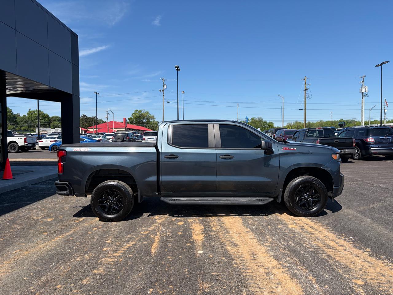 Chevrolet Silverado 1500 4WD Crew Cab 147" Custom Trail Boss 2020