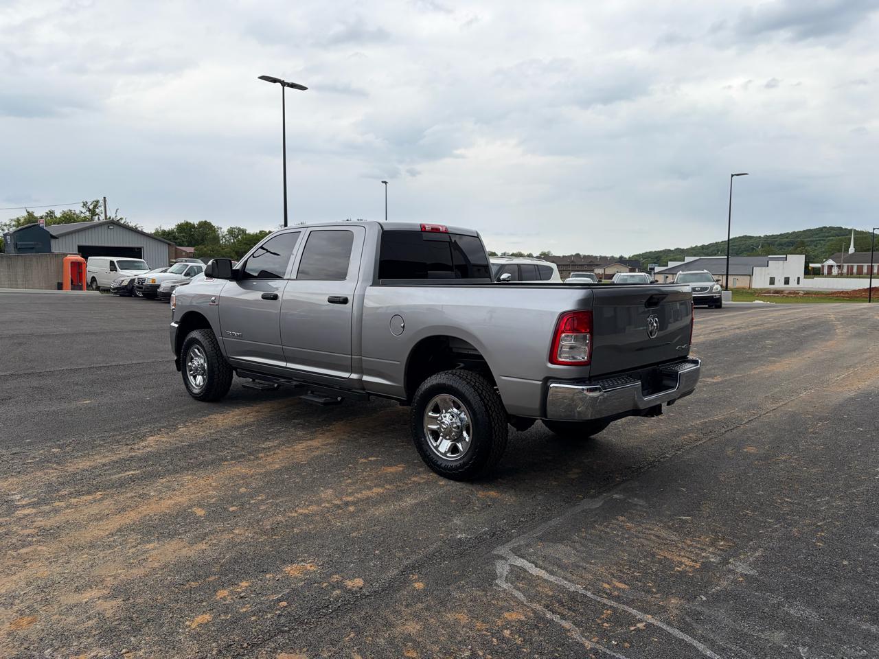 RAM 2500 Tradesman 4x4 Crew Cab 6'4" Box 2022