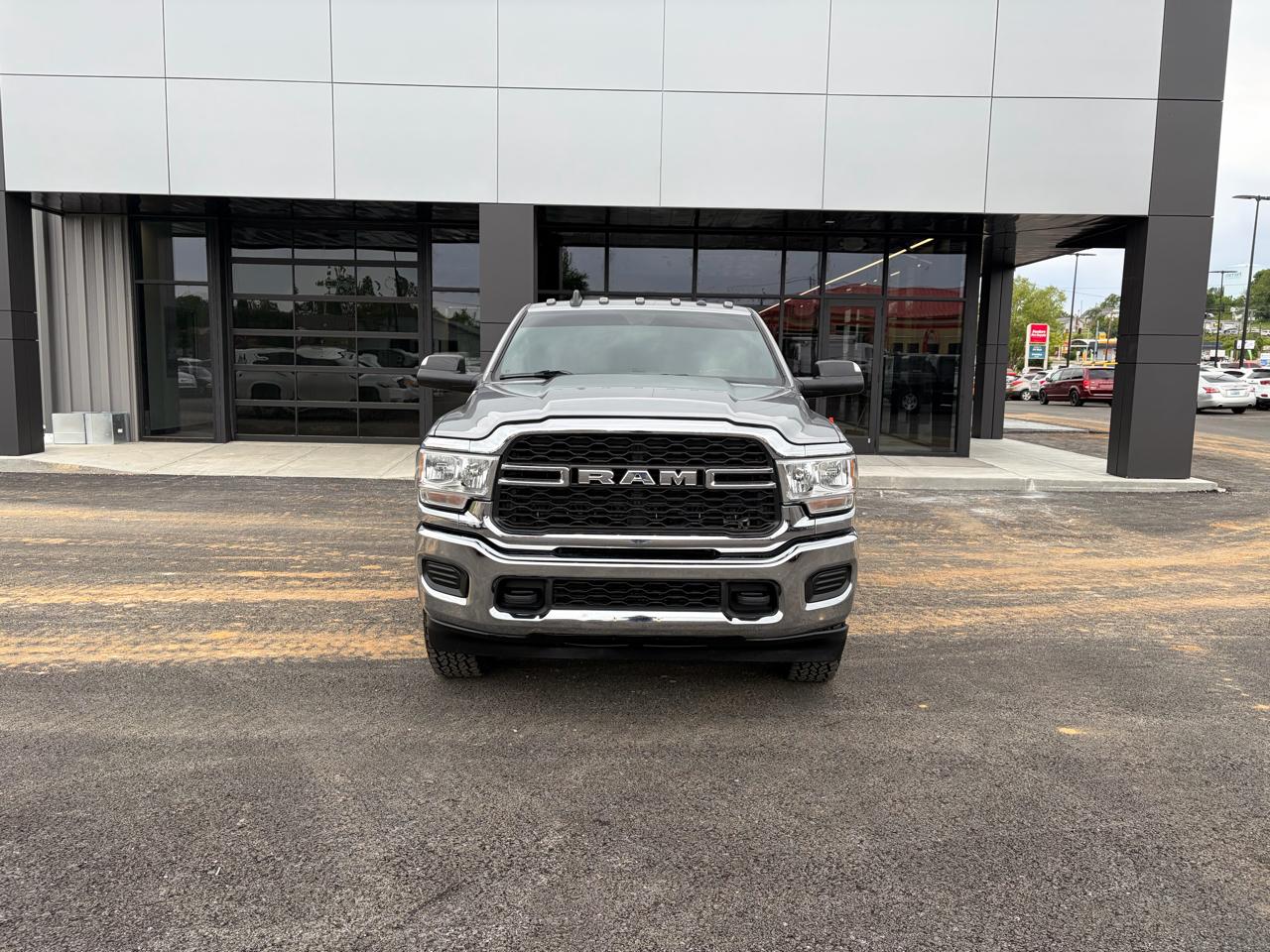 RAM 2500 Tradesman 4x4 Crew Cab 6'4" Box 2022