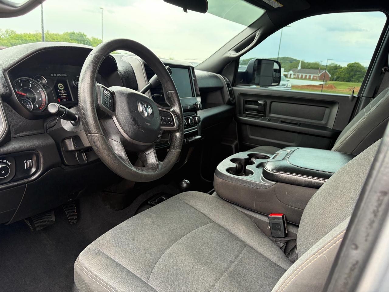 RAM 2500 Tradesman 4x4 Crew Cab 6'4" Box 2022