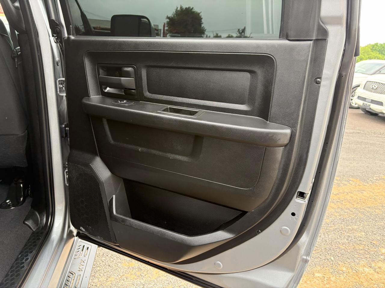 RAM 2500 Tradesman 4x4 Crew Cab 6'4" Box 2022