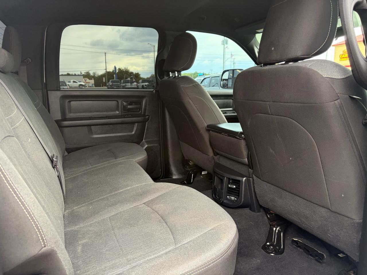 RAM 2500 Tradesman 4x4 Crew Cab 6'4" Box 2022