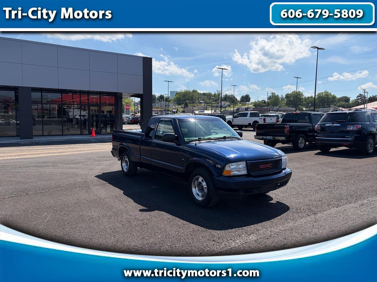 GMC Sonoma Ext Cab 123" WB SLS w/1SG Pkg 2001