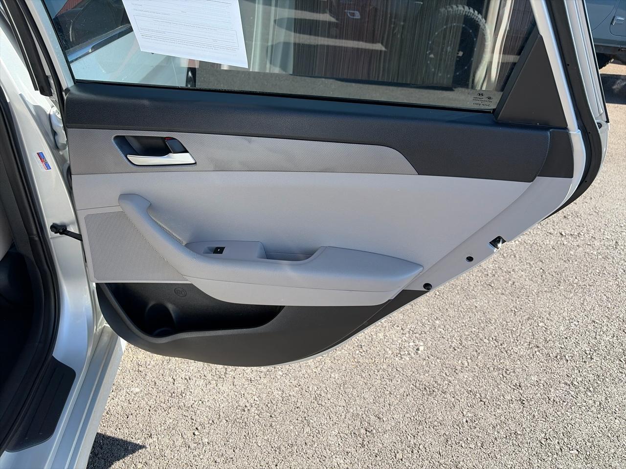 Hyundai Sonata SE 2.4L 2019