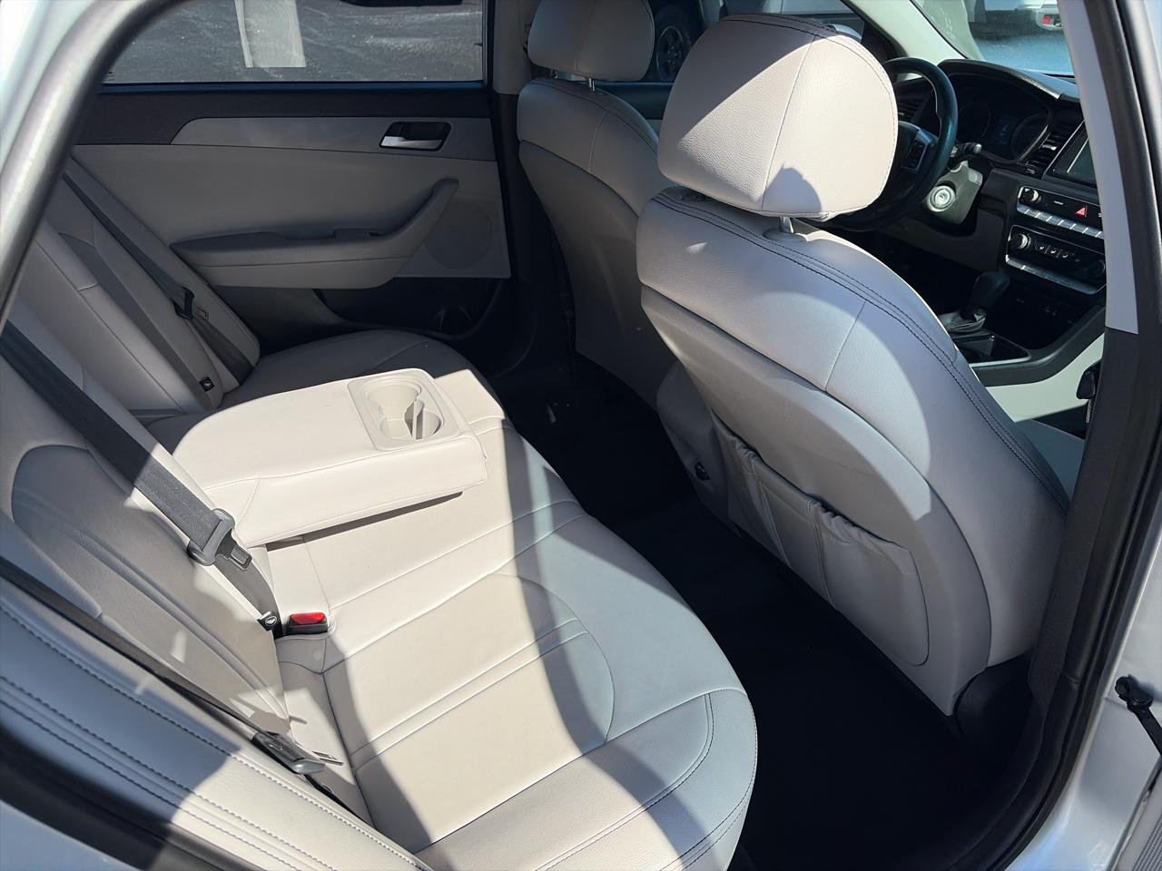 Hyundai Sonata SE 2.4L 2019