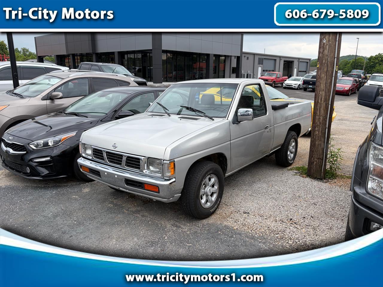 Nissan Trucks 2WD XE Reg Cab Manual 1996