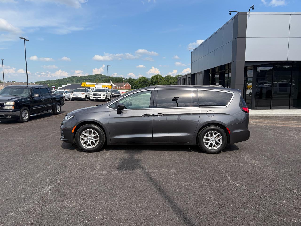 Chrysler Pacifica Touring L FWD 2022