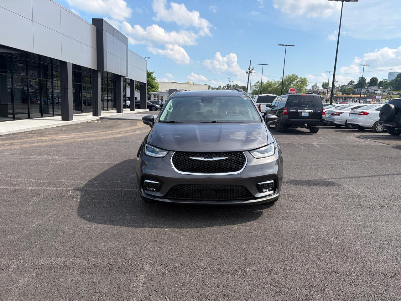 Chrysler Pacifica Touring L FWD 2022