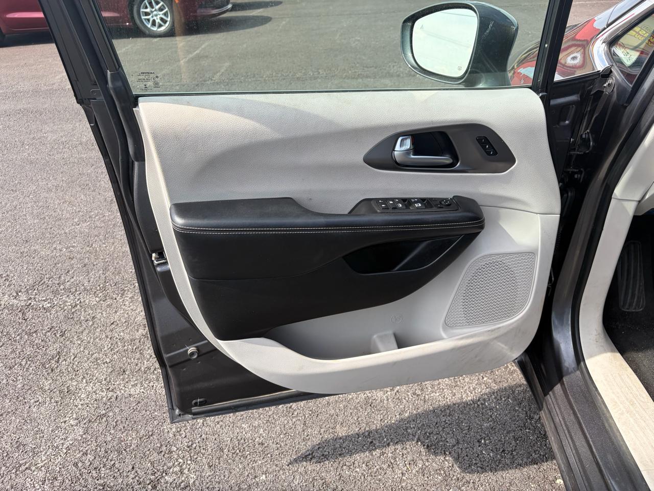 Chrysler Pacifica Touring L FWD 2022