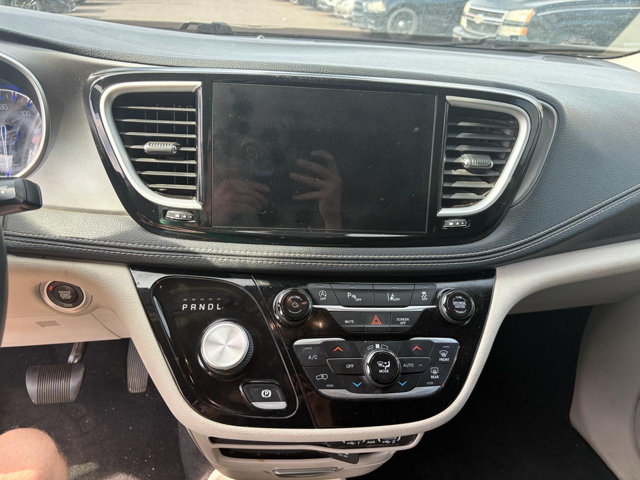 Chrysler Pacifica Touring L FWD 2022
