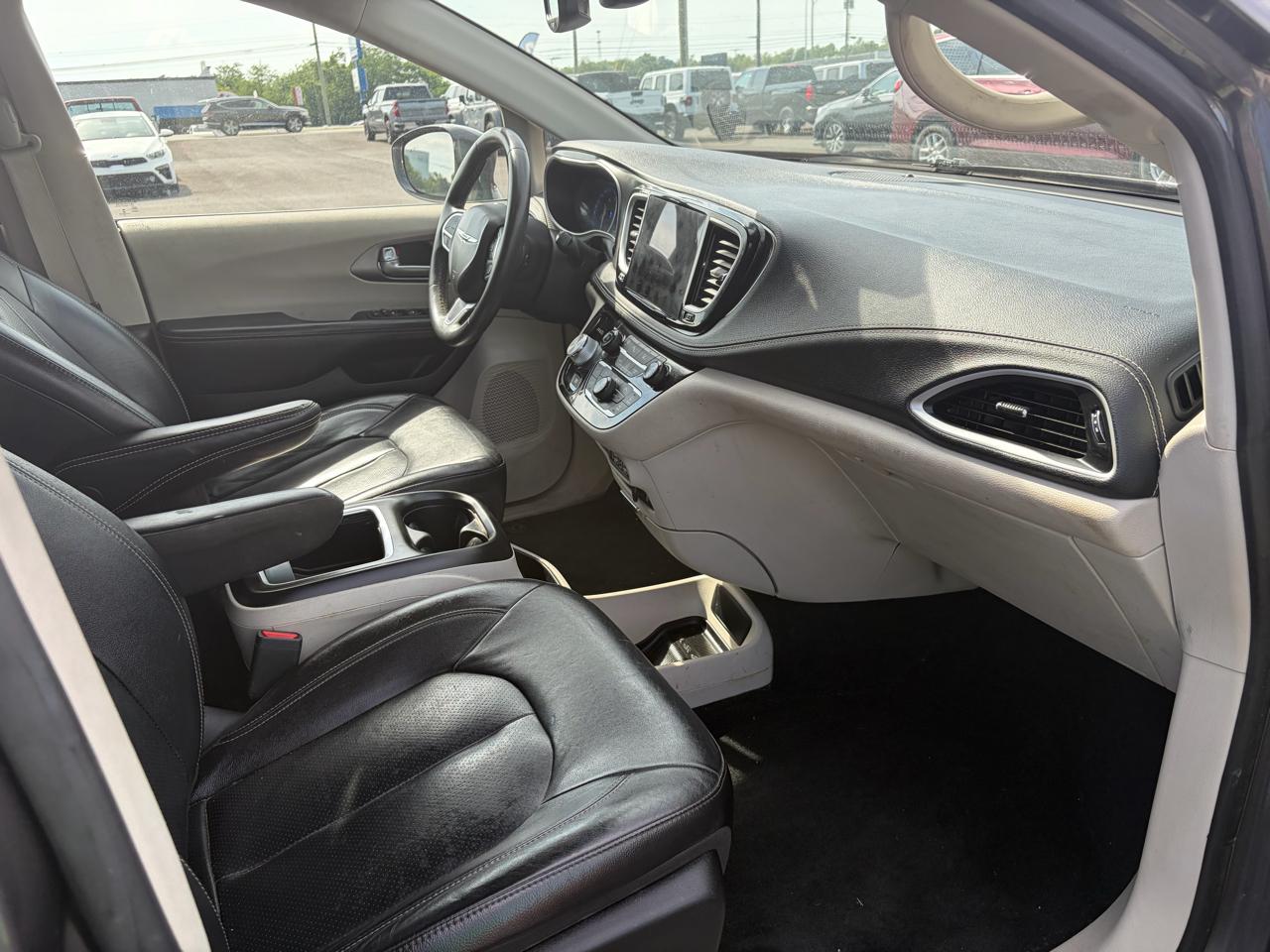 Chrysler Pacifica Touring L FWD 2022