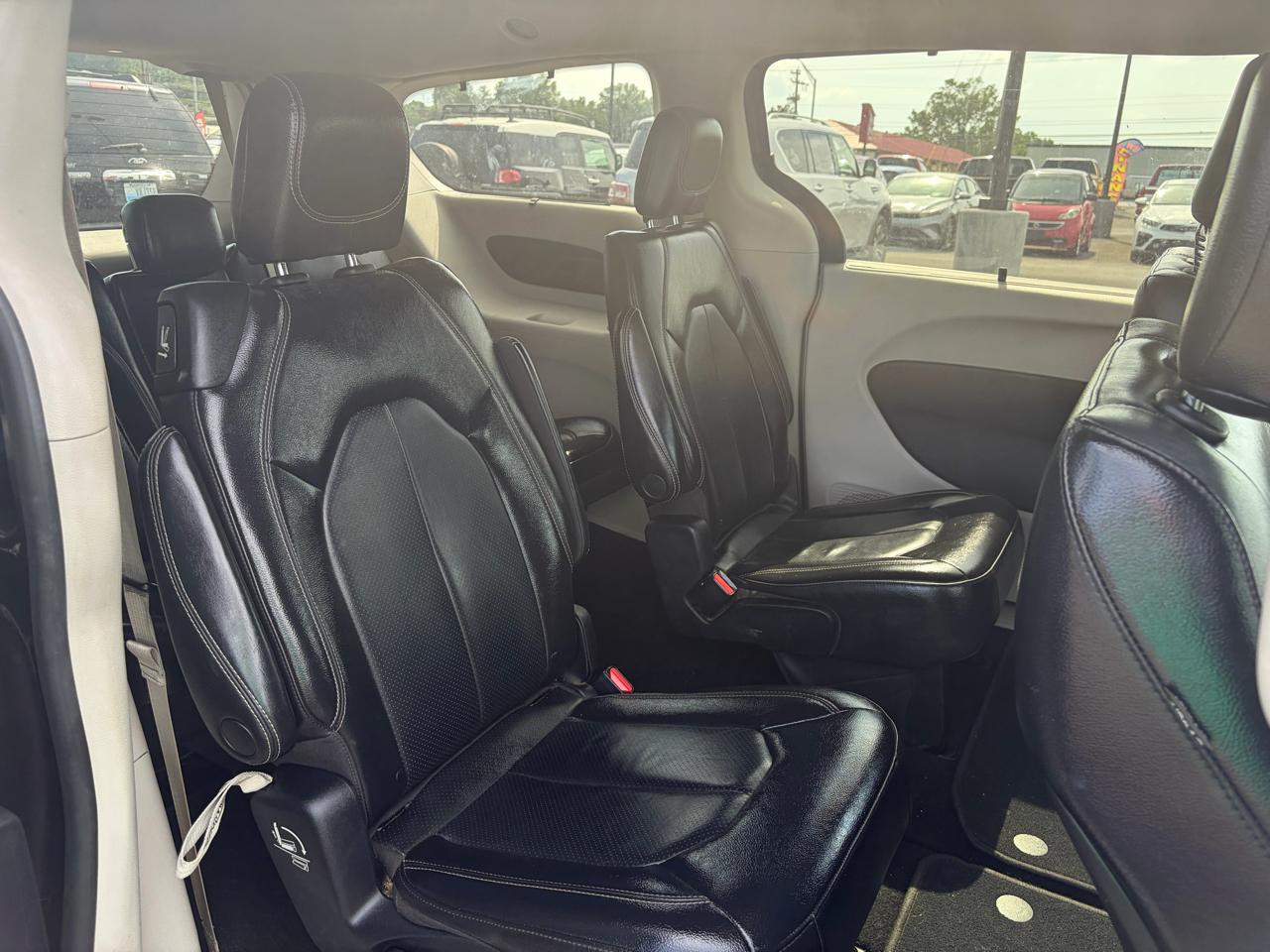 Chrysler Pacifica Touring L FWD 2022