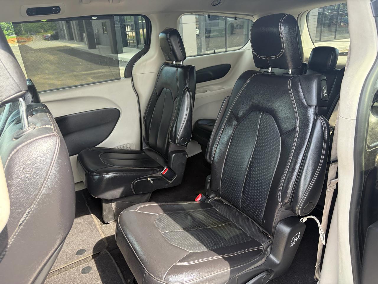 Chrysler Pacifica Touring L FWD 2022