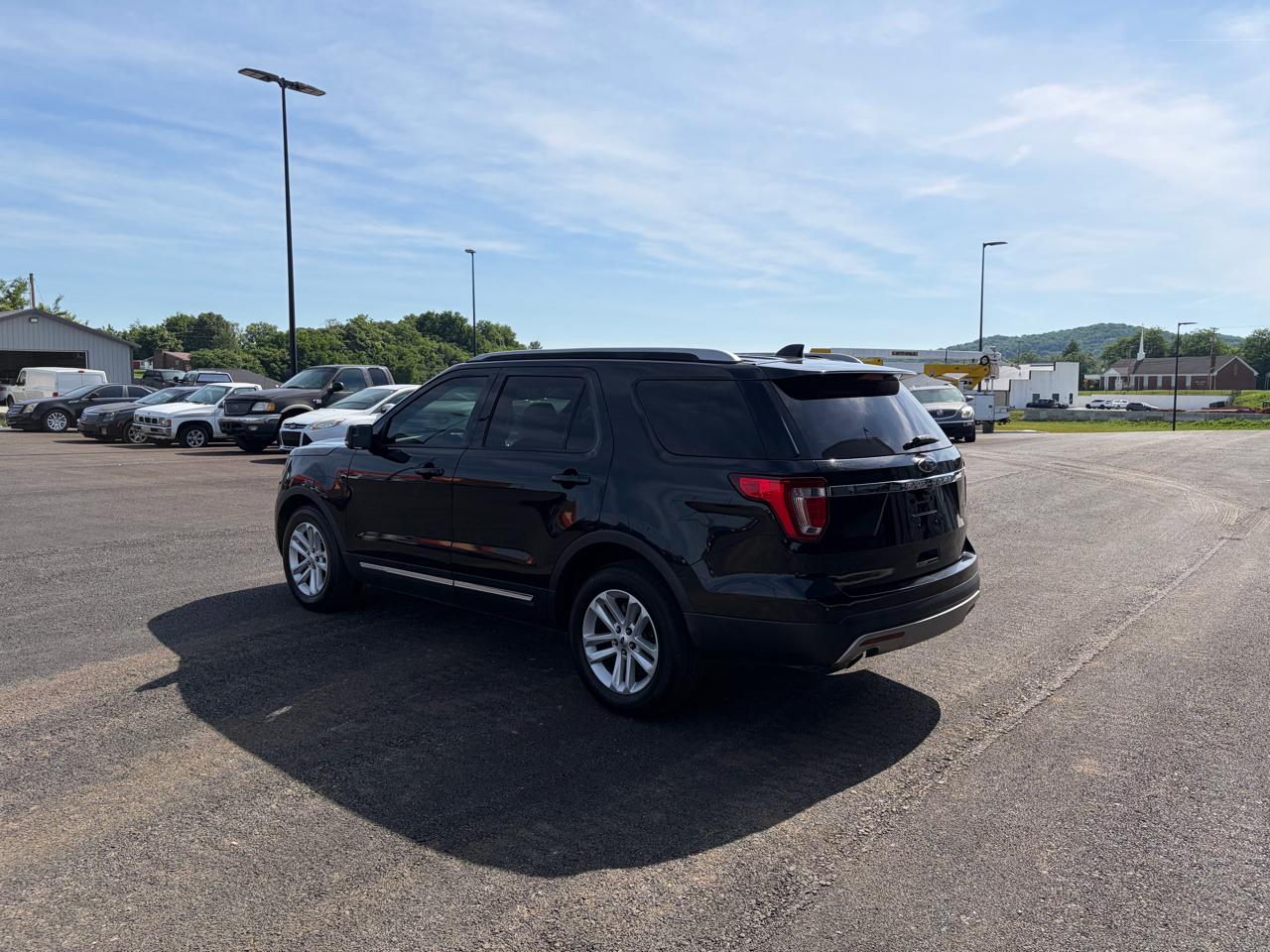 Ford Explorer FWD 4dr XLT 2016