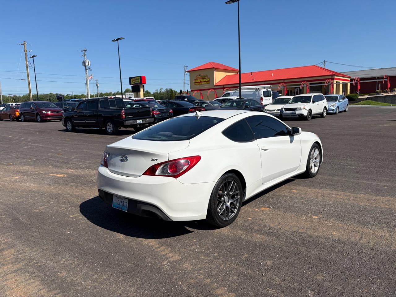 Hyundai Genesis Coupe 2dr I4 2.0T Auto 2012