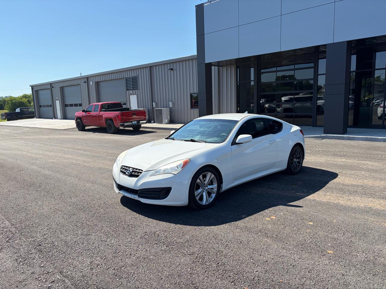 Hyundai Genesis Coupe 2dr I4 2.0T Auto 2012