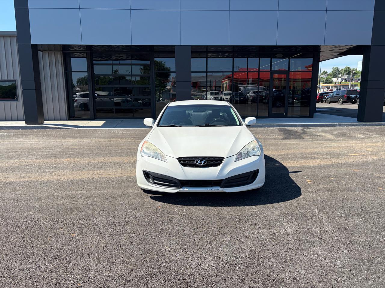 Hyundai Genesis Coupe 2dr I4 2.0T Auto 2012