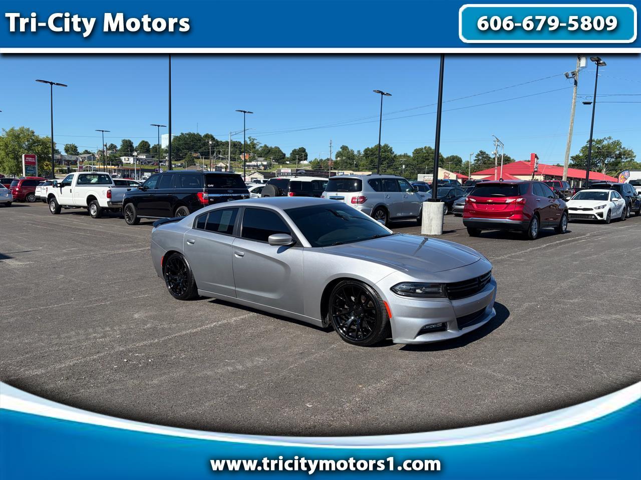 Dodge Charger 4dr Sdn SXT RWD 2016