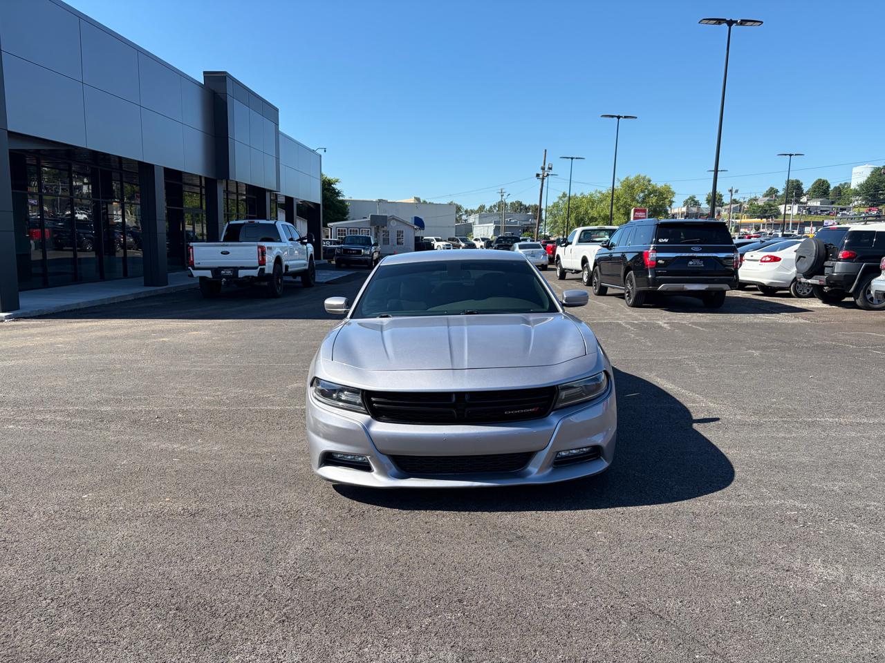 Dodge Charger 4dr Sdn SXT RWD 2016