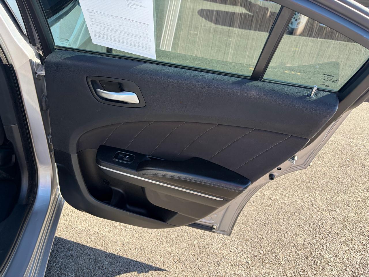 Dodge Charger 4dr Sdn SXT RWD 2016