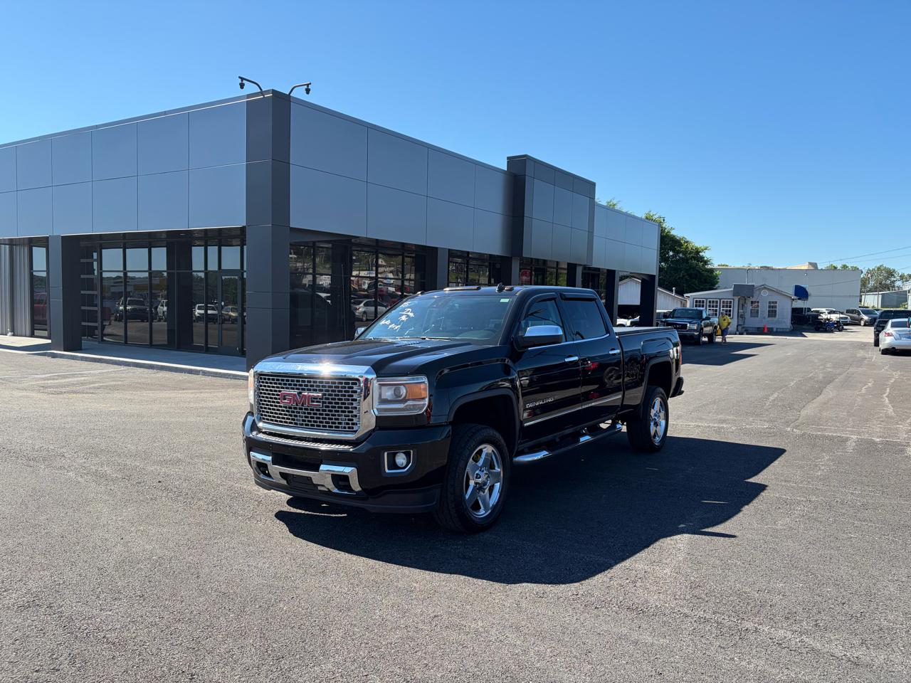 GMC Sierra 2500HD 4WD Crew Cab 153.7" Denali 2015
