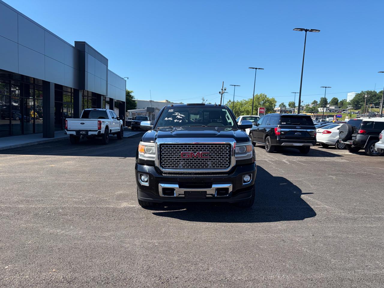 GMC Sierra 2500HD 4WD Crew Cab 153.7" Denali 2015