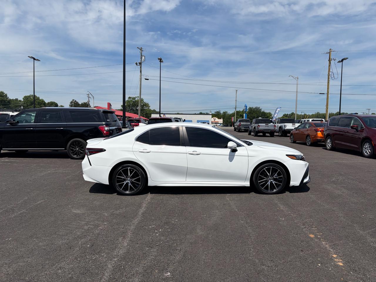 Toyota Camry SE Auto (Natl) 2023