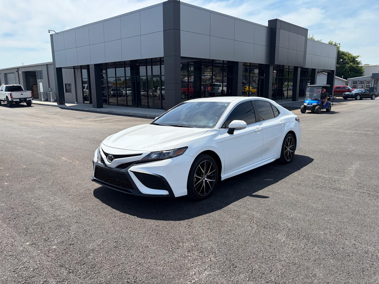 Toyota Camry SE Auto (Natl) 2023