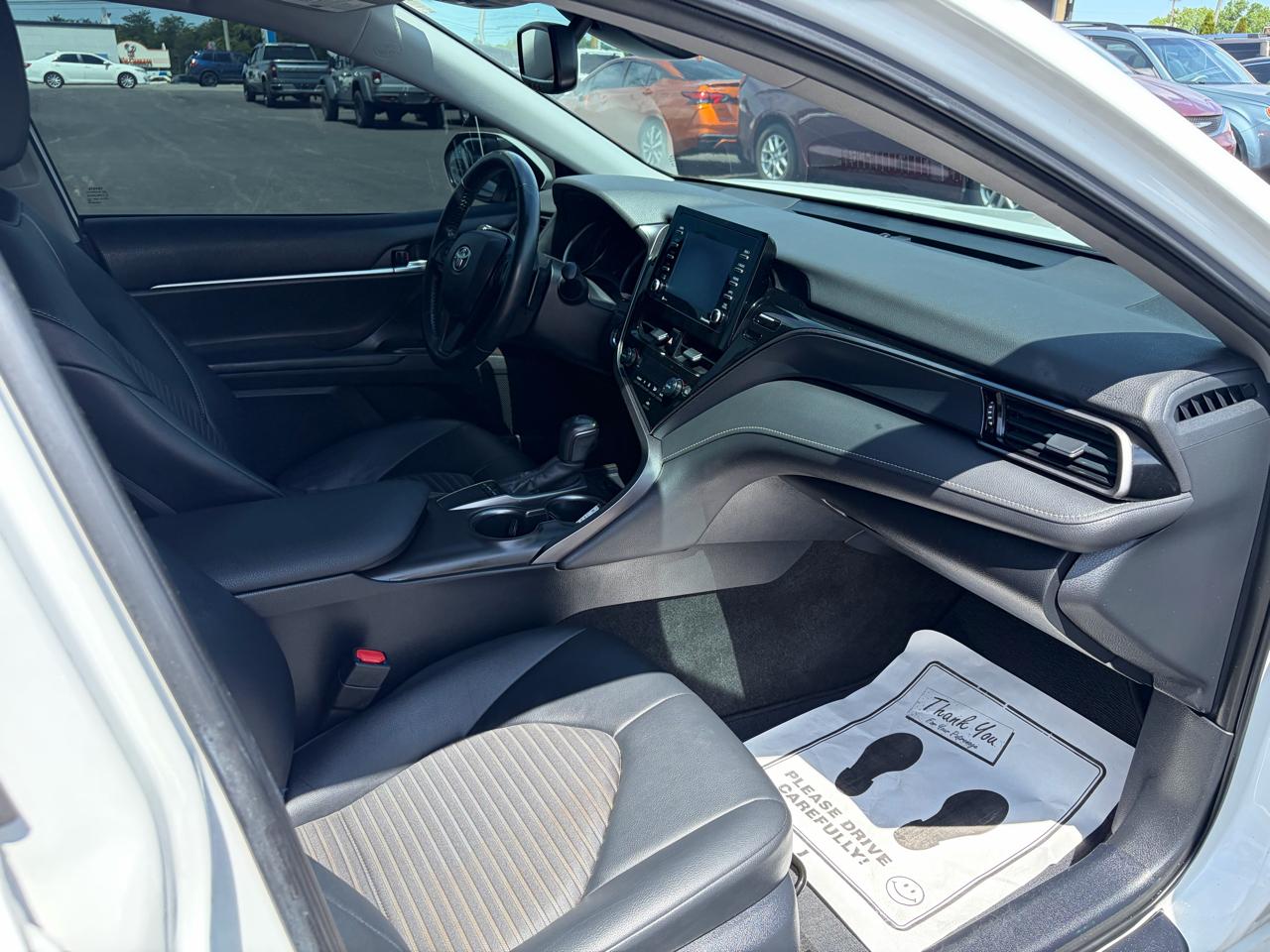 Toyota Camry SE Auto (Natl) 2023