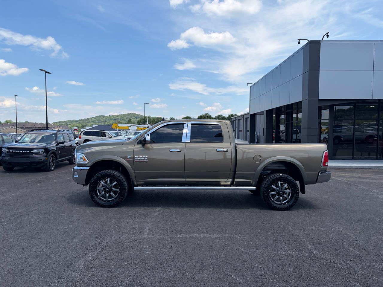 RAM 2500 4WD Crew Cab 149" Laramie 2015