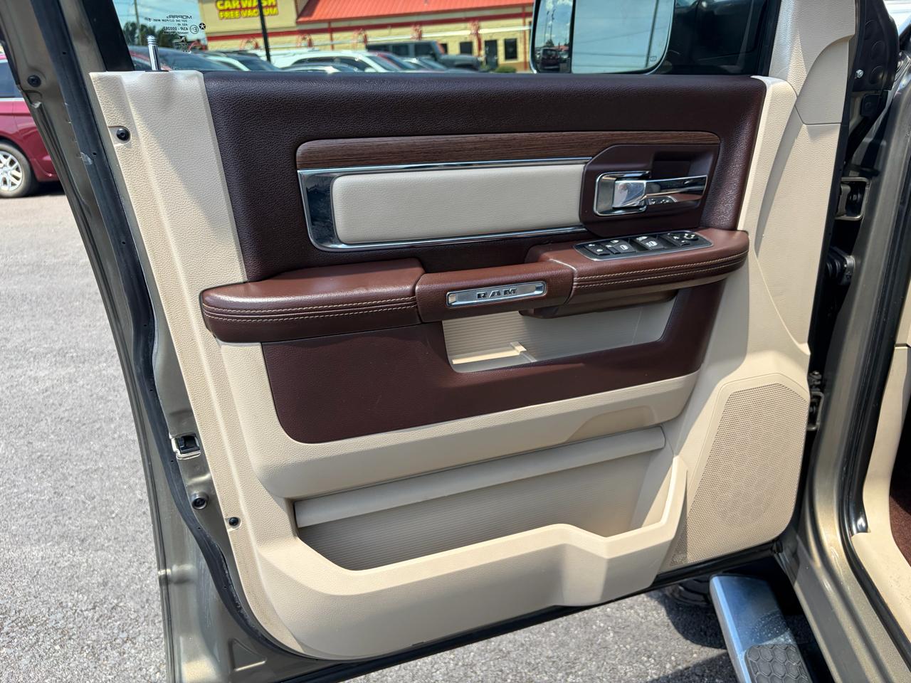 RAM 2500 4WD Crew Cab 149" Laramie 2015