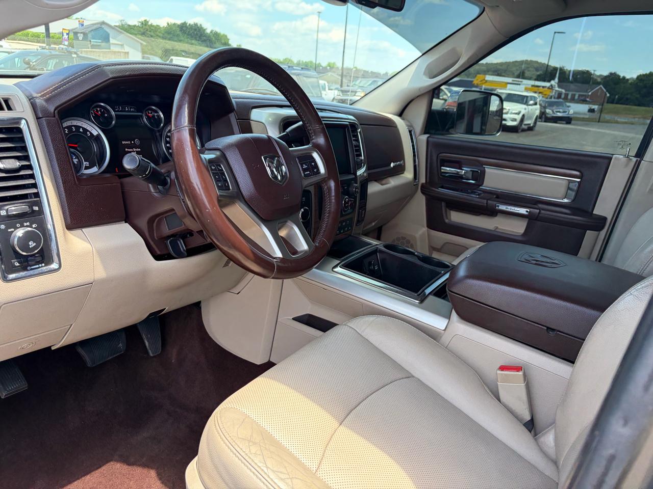 RAM 2500 4WD Crew Cab 149" Laramie 2015
